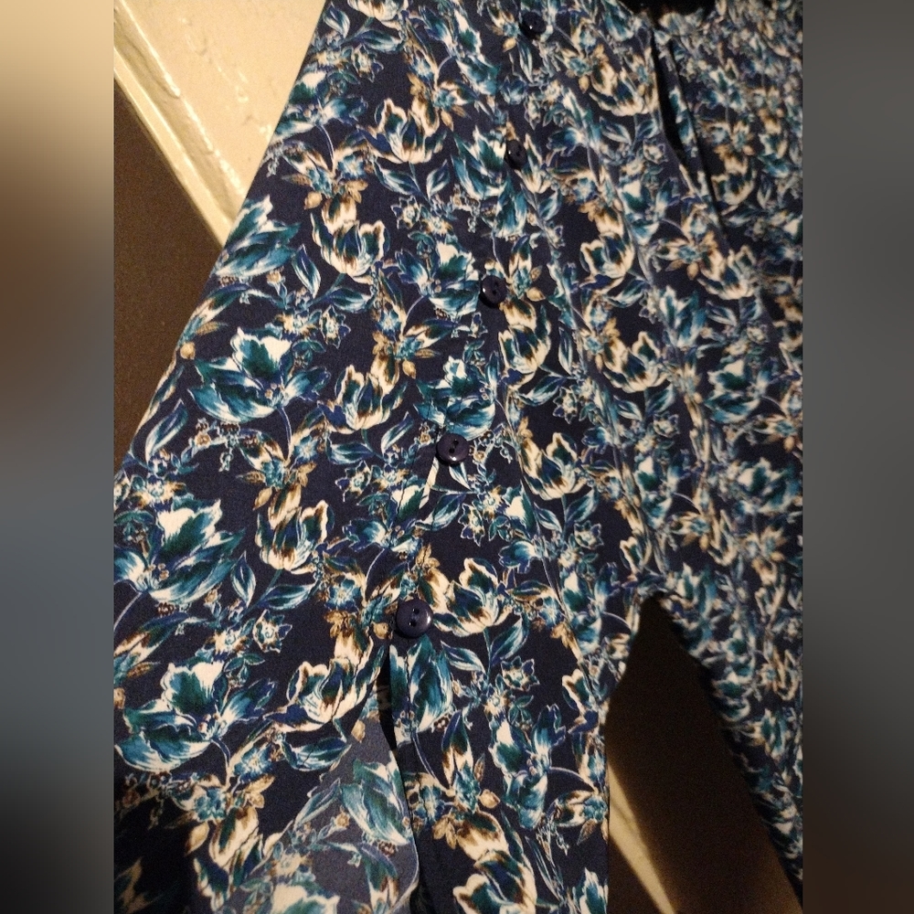 Blouse - Picture 2 of 4